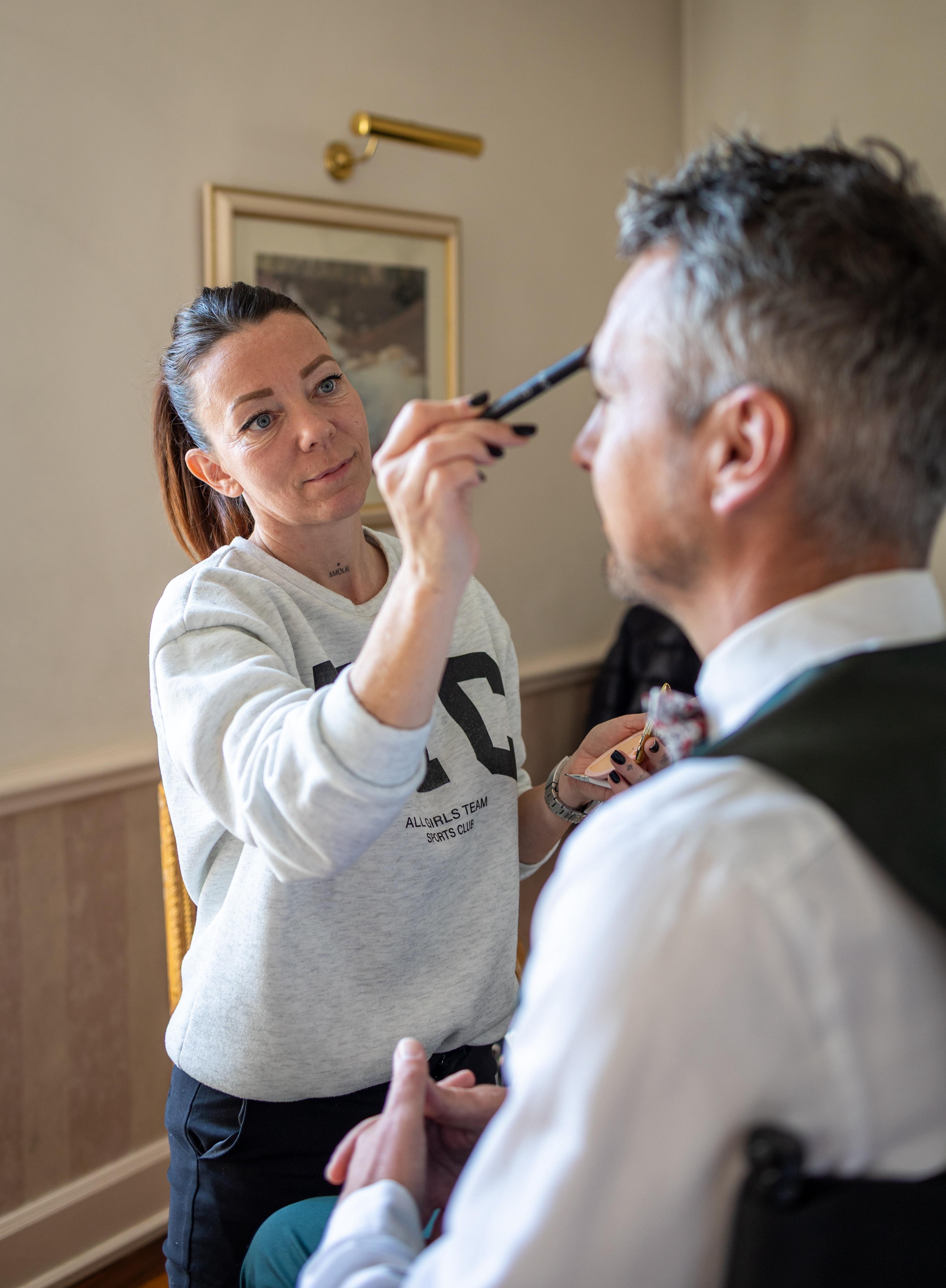 Cliente maquillage professionnel à domicile Genève